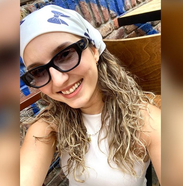 Uğur Özge’yi Seviyor